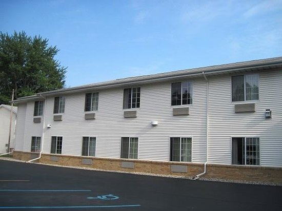 Budget Host Inn (Sunset Motel) - From Web Listing (newer photo)